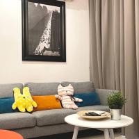 Arcoris Mont Kiara 1 to 5 pax Designer Netflix Chill Balcony, hotel en Mont Kiara, Kuala Lumpur