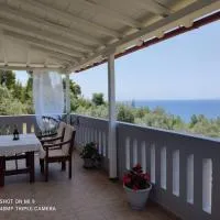 Elia house 2 astoning view among the olive trees: Milia şehrinde bir otel