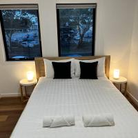 Brand New Modern 2 BR Guesthouse at Airport!, hotel near Melbourne Airport - MEL, Melbourne