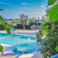 Beautiful home in Estepa with Outdoor swimming pool, WiFi and 2 Bedrooms