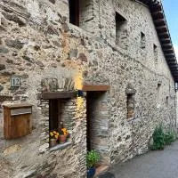 Casa Tapiolas Rectoría, hotel di Molló