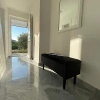 Vila Regina Apartment Rex with Swimming Pool, hotel di Jezera
