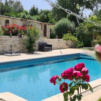 EDEN HOUSE villa 250 m2, 4 chamb 4 sdb, piscine privée, jardin clos 4000 m2, parking, hôtel à Meyreuil