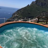 VILLA LA TAGLIATA spectacular jacuzzi tub amazing view and private parking garage, Hotel im Viertel Montepertuso, Positano