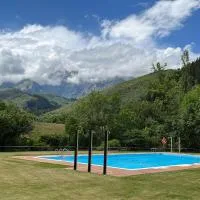 Albergue La Cabaña, hotel i Turieno