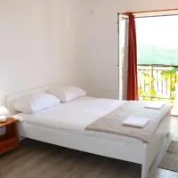 Olive apartments 3، فندق في غريباستيكا
