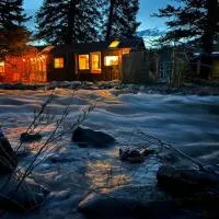 Thorpe On The Water. Creekside Nederland Cabin.، فندق في هولندا