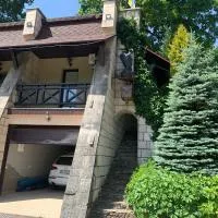 Вогняна Саламандра, hotel en Shayan