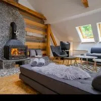 Apartment Ernestova hiša, hotel u gradu Lokve