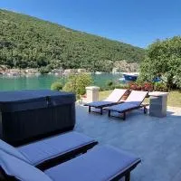 Apartment Ombla โรงแรมในโมโกชิซา