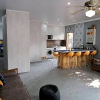 Greystoke - Furnished, self service apartment., hotel en Springs