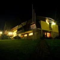 Silmači, Hotel in Launkalne