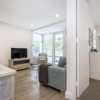 Cottesloe Beach View Apartment - EXECUTIVE ESCAPES, hotel in Cottesloe, Perth