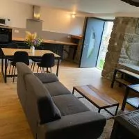 Viesnīca Logement cocooning au cœur de la nature pilsētā Saint-Symphorien