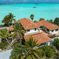 Turquoise Waterfront 5 Bedroom Rustic Villa, hotel in Providenciales
