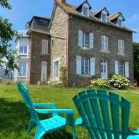 B&B Villa la Korrigane Cuisine privative Vue mer Plage à pied Petit-déjeuner bio 4 personnes, hotel en Étables-sur-Mer