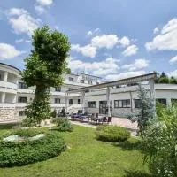 Hotel Korona, hotelli kohteessa Harkány