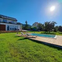 Villa Field6, hotelli kohteessa Révfülöp