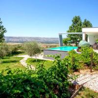 Villa Mona ,heated swimming pool, отель рядом с аэропортом Mostar International Airport - OMO в Мостаре