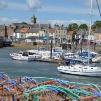 Tall Ship - Three-bedroom coastal house with sea views