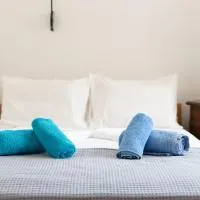 Armonia House 1 bedroom 3 guests bath tub & patio、Kavoúsionのホテル
