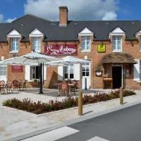 Logis Hôtel Auberge du Cheval Blanc, Hotel in Yvoy-le-Marron