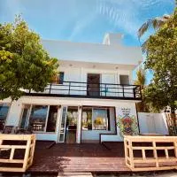 Hiraeth island home, ξενοδοχείο στο Guraidhoo
