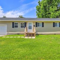 New Bern Abode with Yard about 2 Mi to Neuse River