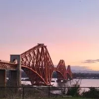 Three Bridges Waterfront, hotel a North Queensferry