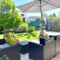 MaisonTevy - Appart 2 Chambres-4lits-Terrasse-Jardin & Studio-Confort-Climatisation- Idéale-Pro-Tourisme, hotel Pontault-Combault-ban