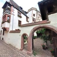 ADRIHOF à Riquewihr, Cour de l'Abbaye d'Autrey