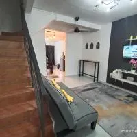 Homestay Ayah Kluang, готель у місті Келуанґ