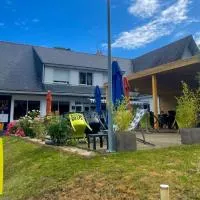 Hôtel Restaurant Logis Coté Lac: Savenay şehrinde bir otel