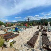 Belvedere Yacht Club Berzasca، فندق في فيرزاسكا