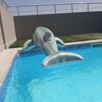 bel appart terasse vue panoramique avec piscine, hótel í Ariana