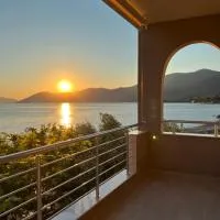 Mangata Seaside Hotel: Rovies şehrinde bir otel