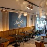 Hotel Monika: Zutendaal şehrinde bir otel