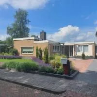 Achter de Beukenboom, hotel in Roden