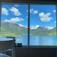 Olden Fjord Apartments, hotel i Olden