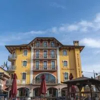 Viesnīca Hotel Europa Residence pilsētā Azjāgo