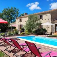 Au Clos Des Templiers, hotel in Puyravault