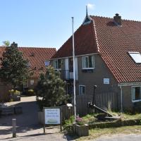 Hotel Dichtbijzee, hotel di Oosterend