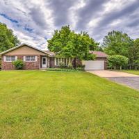 Indiana Countryside Retreat on 37-Acre Land!, hotel i nærheden af Michigan City Municipal - MGC, Michigan City