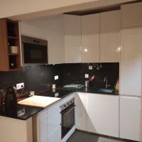 Caparica Apartment near beach, hotelli kohteessa Costa da Caparica