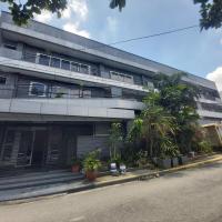 OYO 881 Nest Suites, hotel sa Quezon City, Maynila