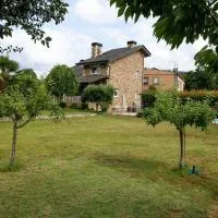 Villa Albino Piscina climatizada, hotel en Ribas del Sil