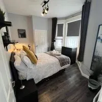 Cosy Jesmond 3 bed apartment - fantastic location, מלון בJesmond