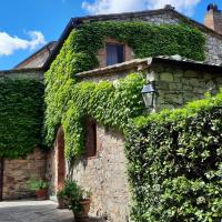 Borgo Livernano - Farmhouse with pool, hotel in Radda in Chianti