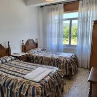 HOSTAL BARCELONA, hotel sa Entrimo