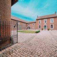 Cour 44 - Gite de charme avec sauna et jacuzzi, Hotel in Remicourt